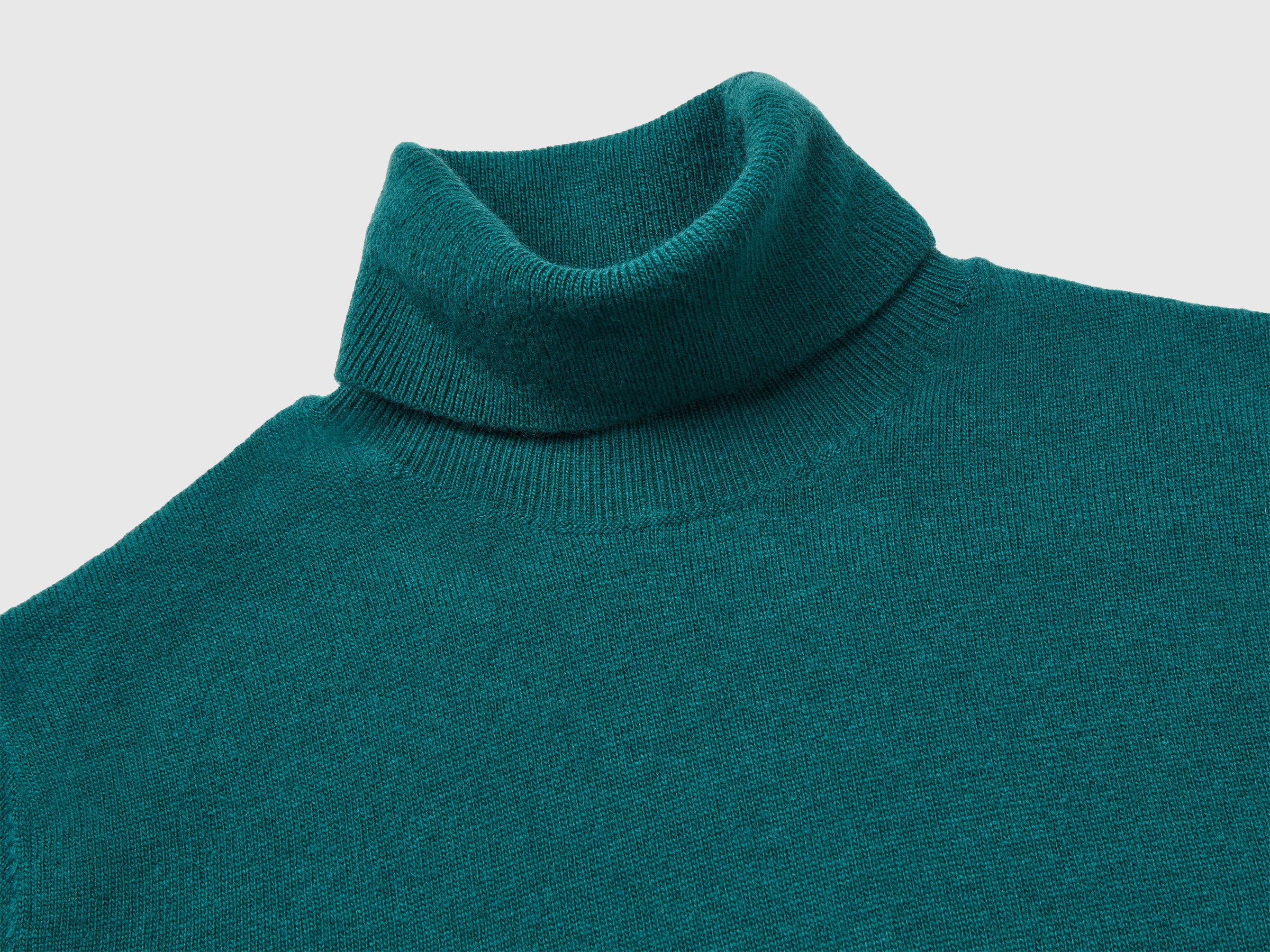 Camisola de gola alta verde em pura lã Merino - ucb_image_DS1
