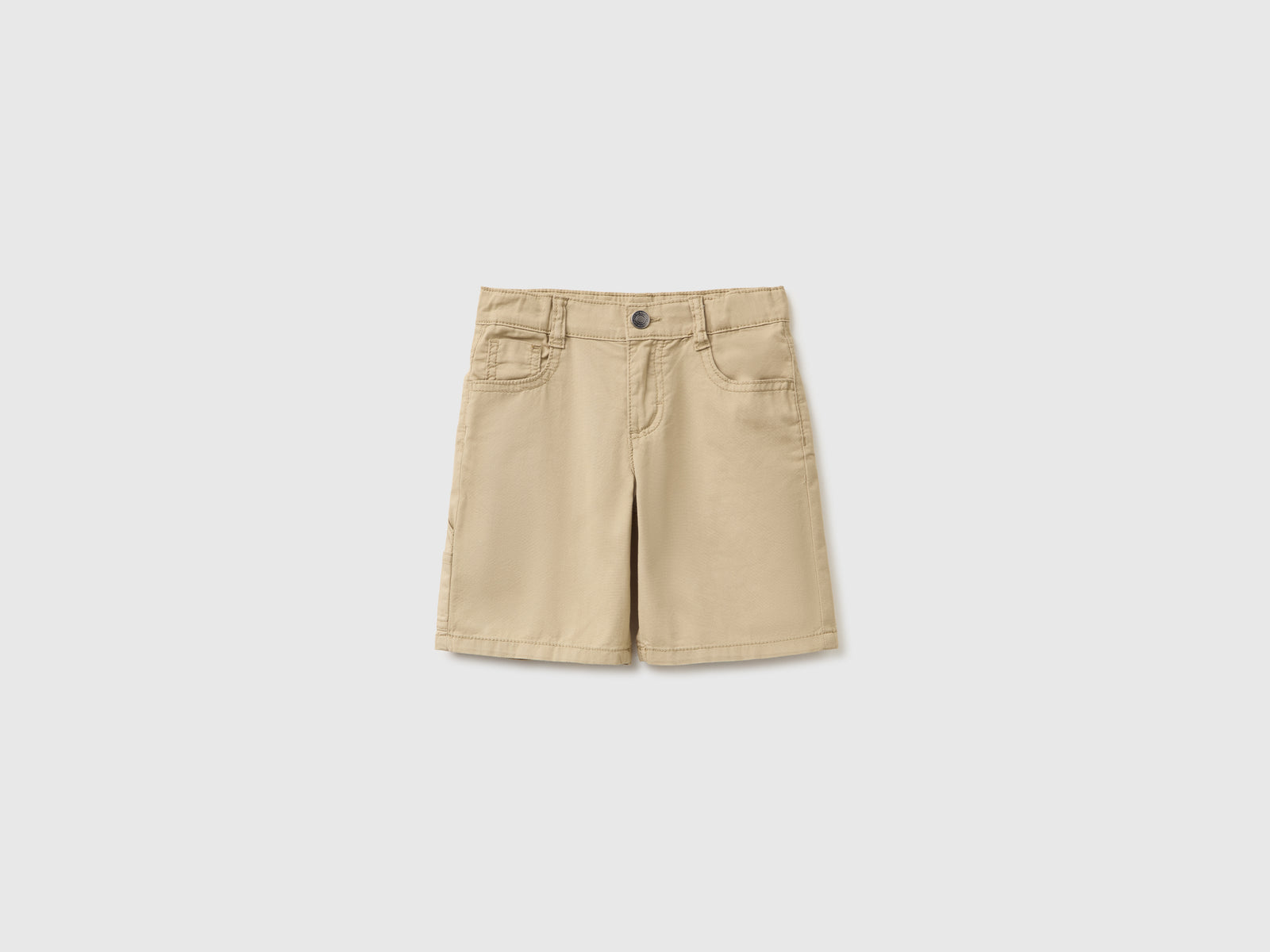 Bermudas leves com bolsos - ucb_image_FS