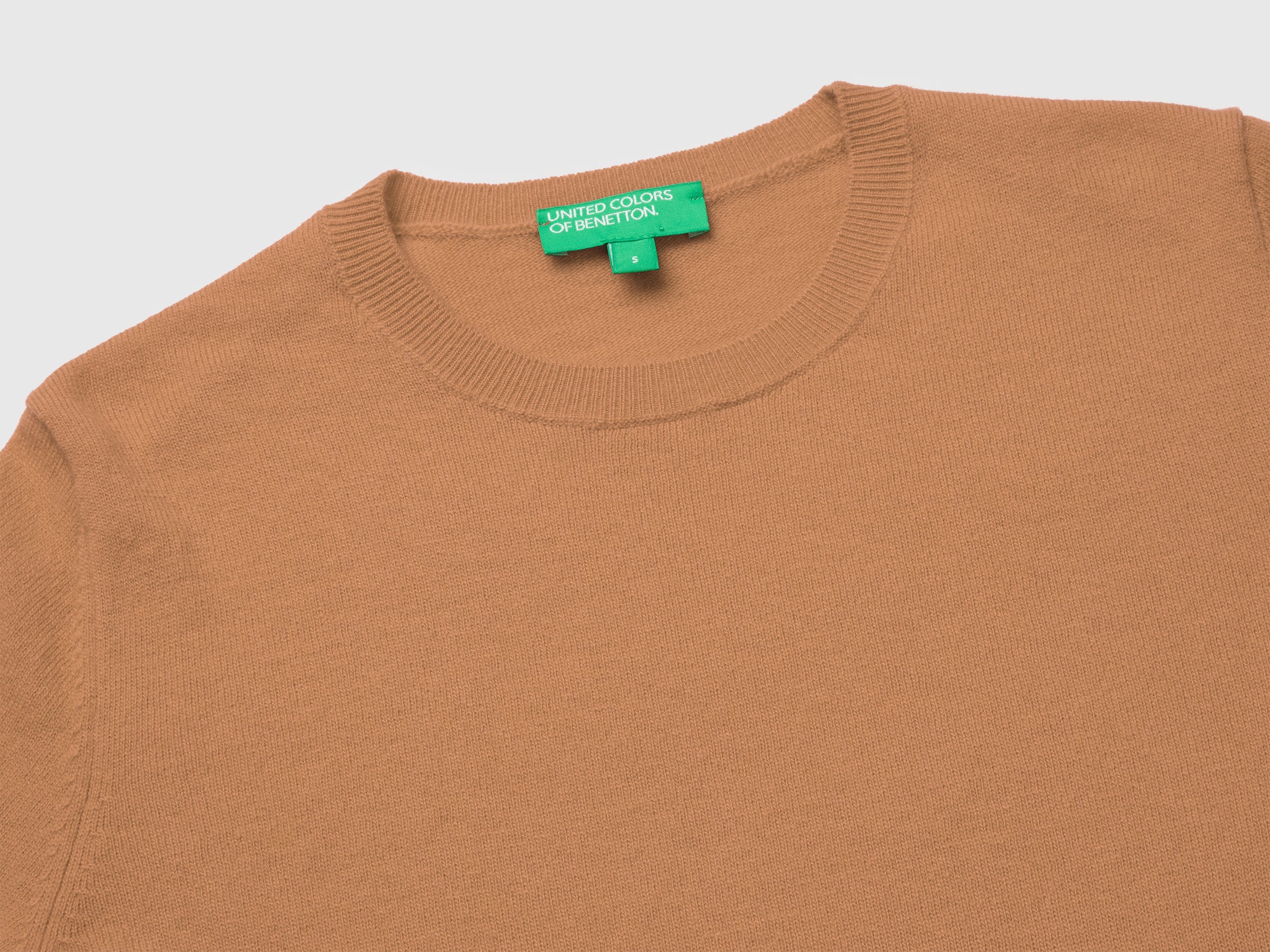 Camisola de gola redonda cor camel em pura lã Merino - ucb_image_DS1