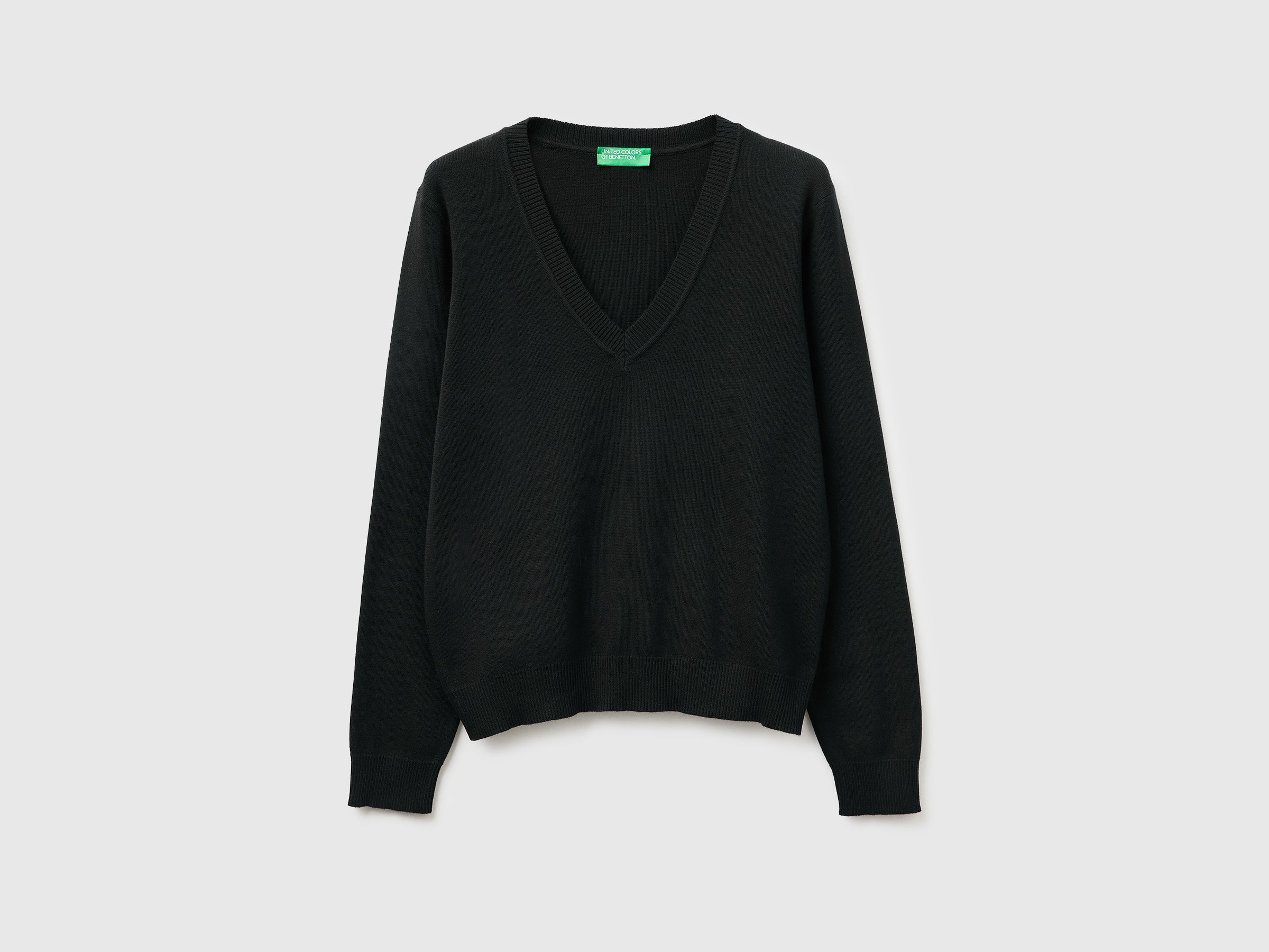 Black V-neck sweater in tricot cotton - ucb_image_FS