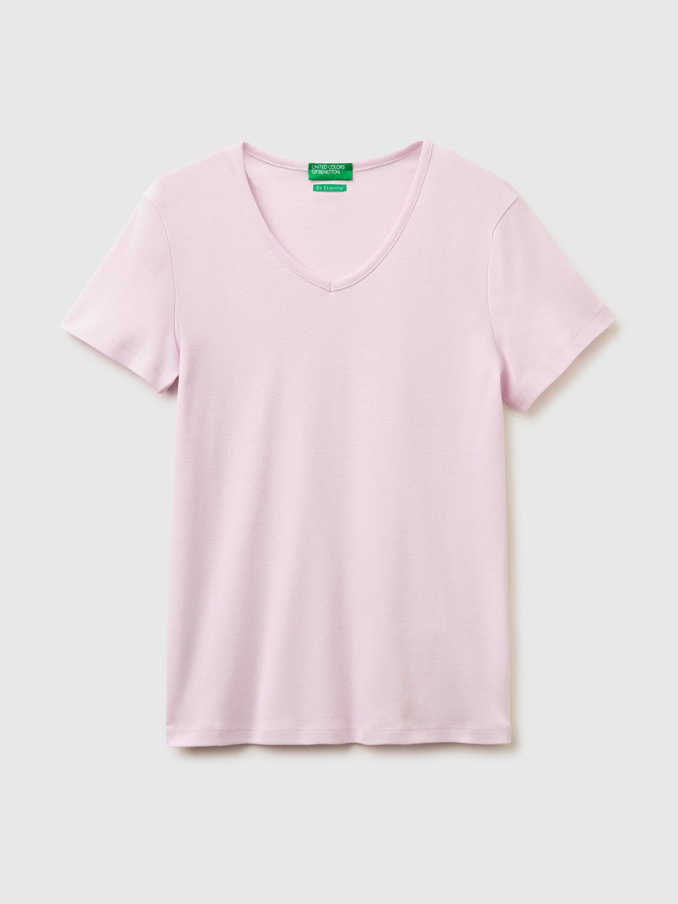 Slim fit t-shirt with V-neck - ucb_image_FS