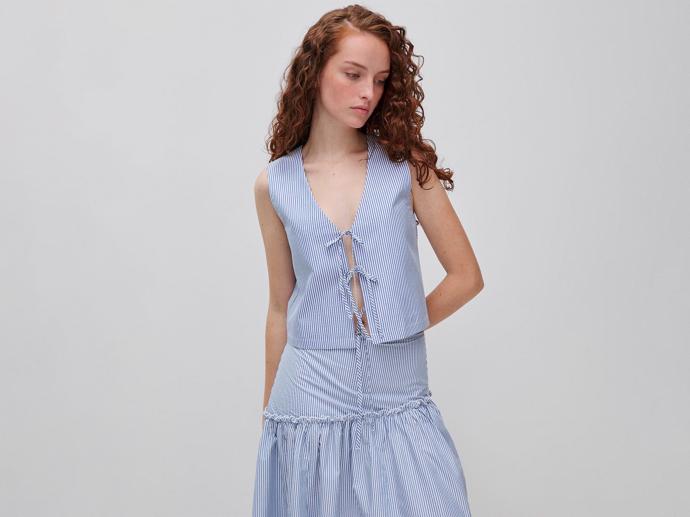 Blusa sem mangas com atilhos - ucb_image_F