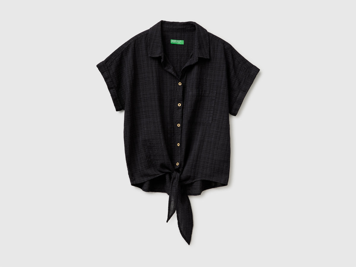 Blouse with knot