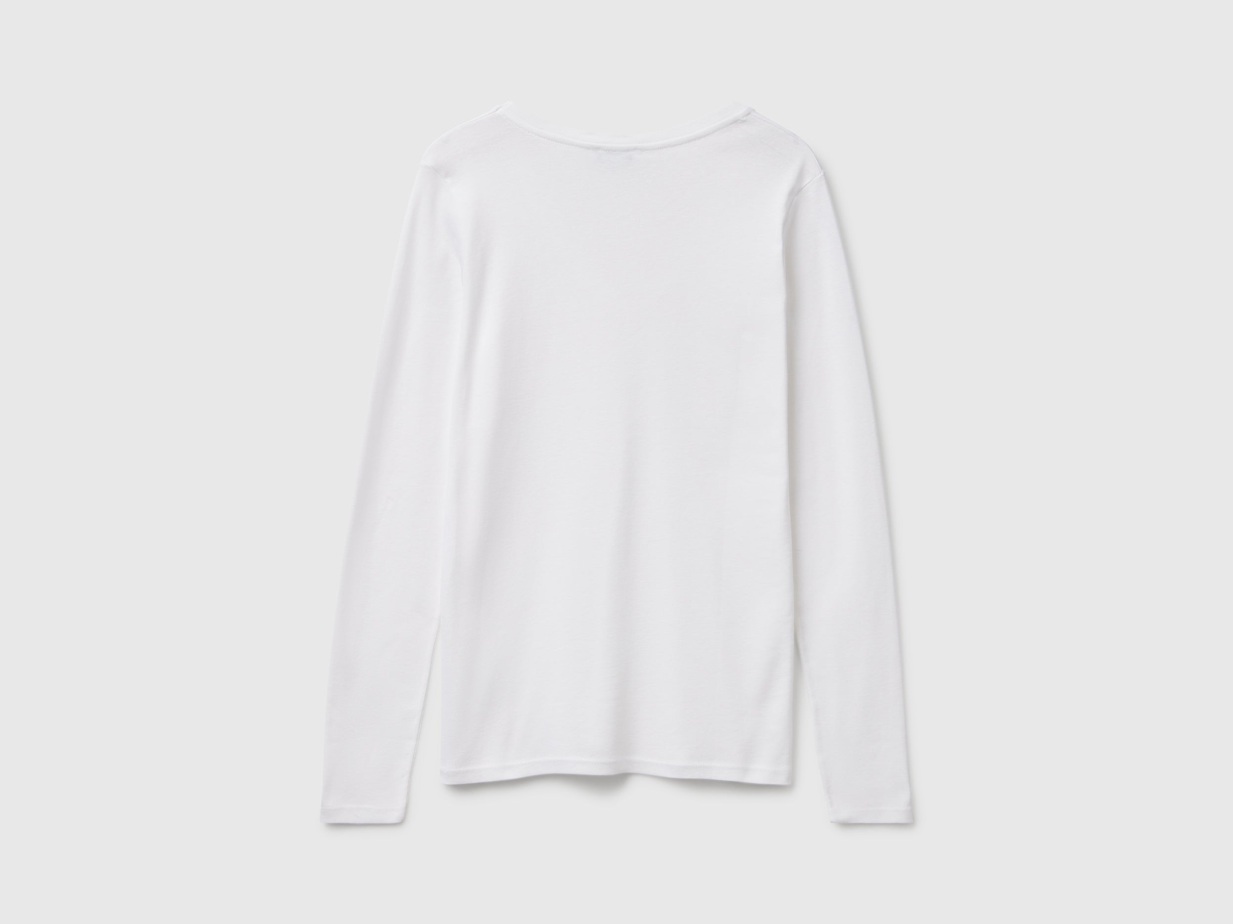 T-shirt branca com decote em V - ucb_image_BS