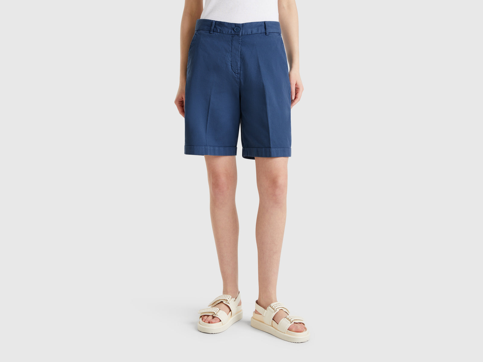 Bermudas com dobra em algodão stretch - ucb_image_F