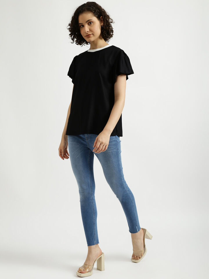 Short Sleeve Sld Top With Rib At Neck
