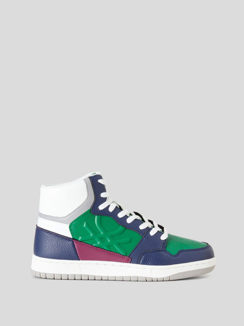 Sneakers image number 1