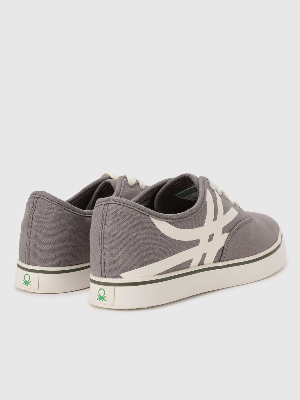 United Colors of Benetton Men Textured Sneakers image number null