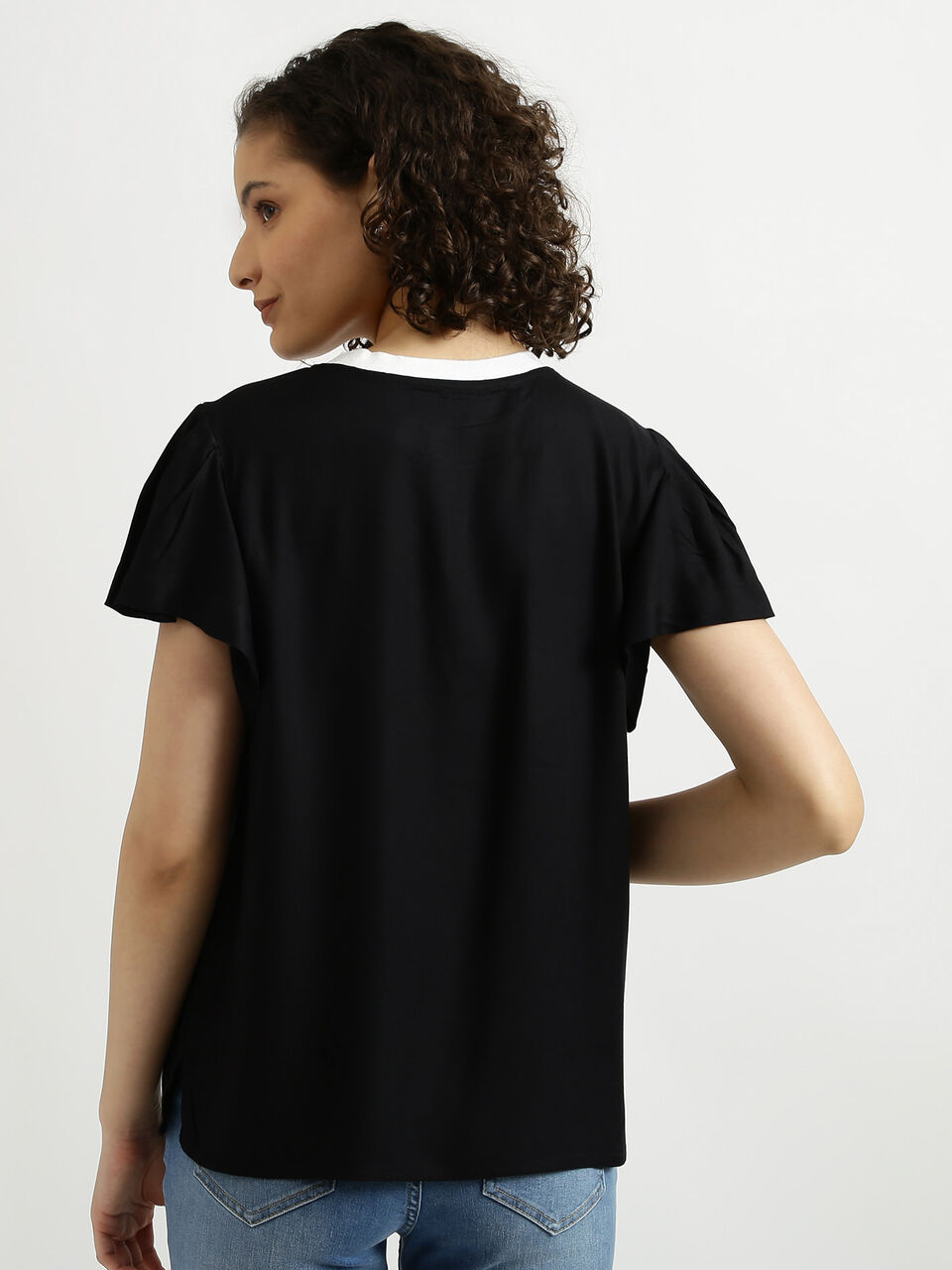 Short Sleeve Sld Top With Rib At Neck image number null