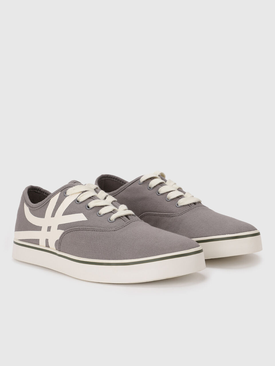 United Colors of Benetton Men Textured Sneakers image number 1