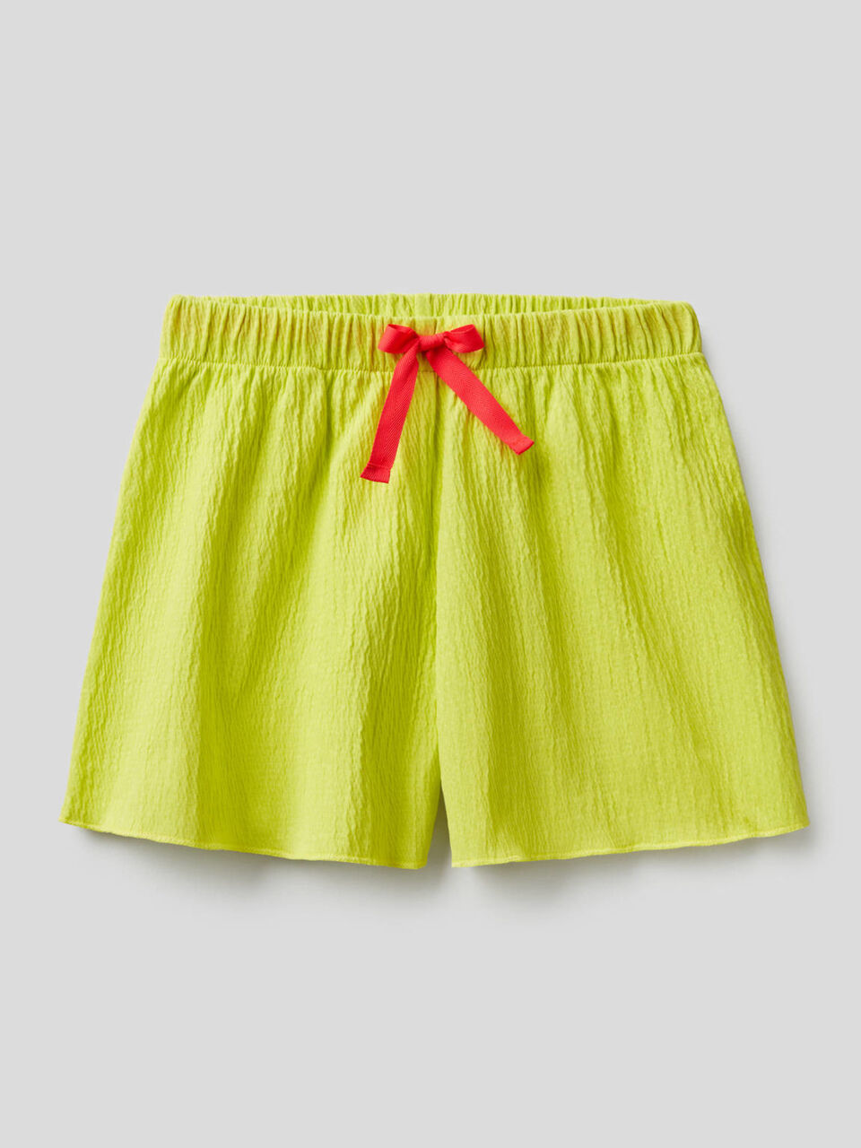 Shorts with crinkled look image number 1