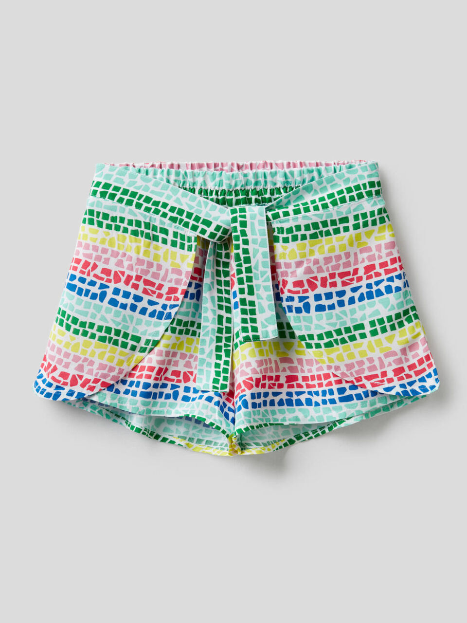 Flowy shorts with pattern print image number 1