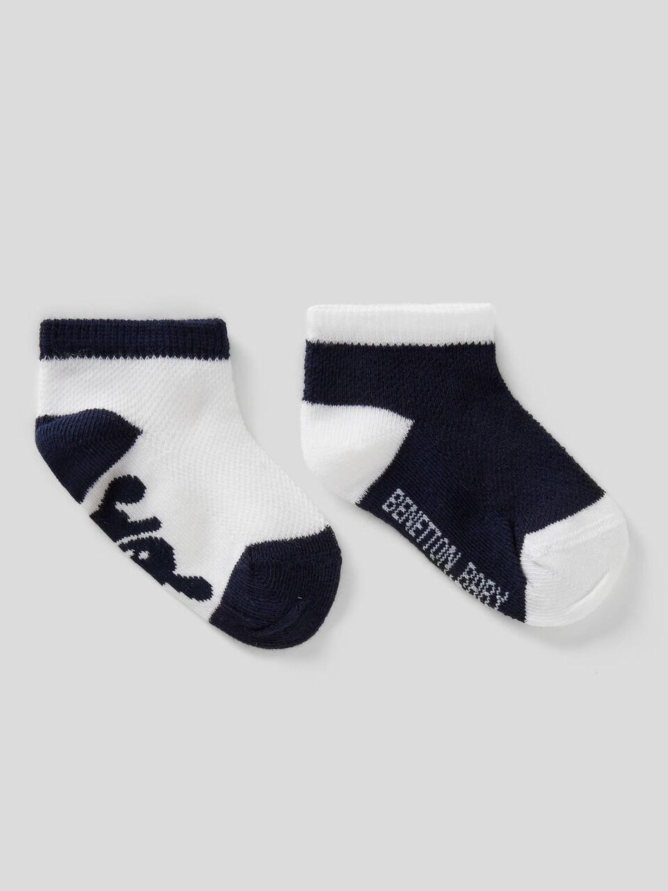 Two-tone sock set image number 1