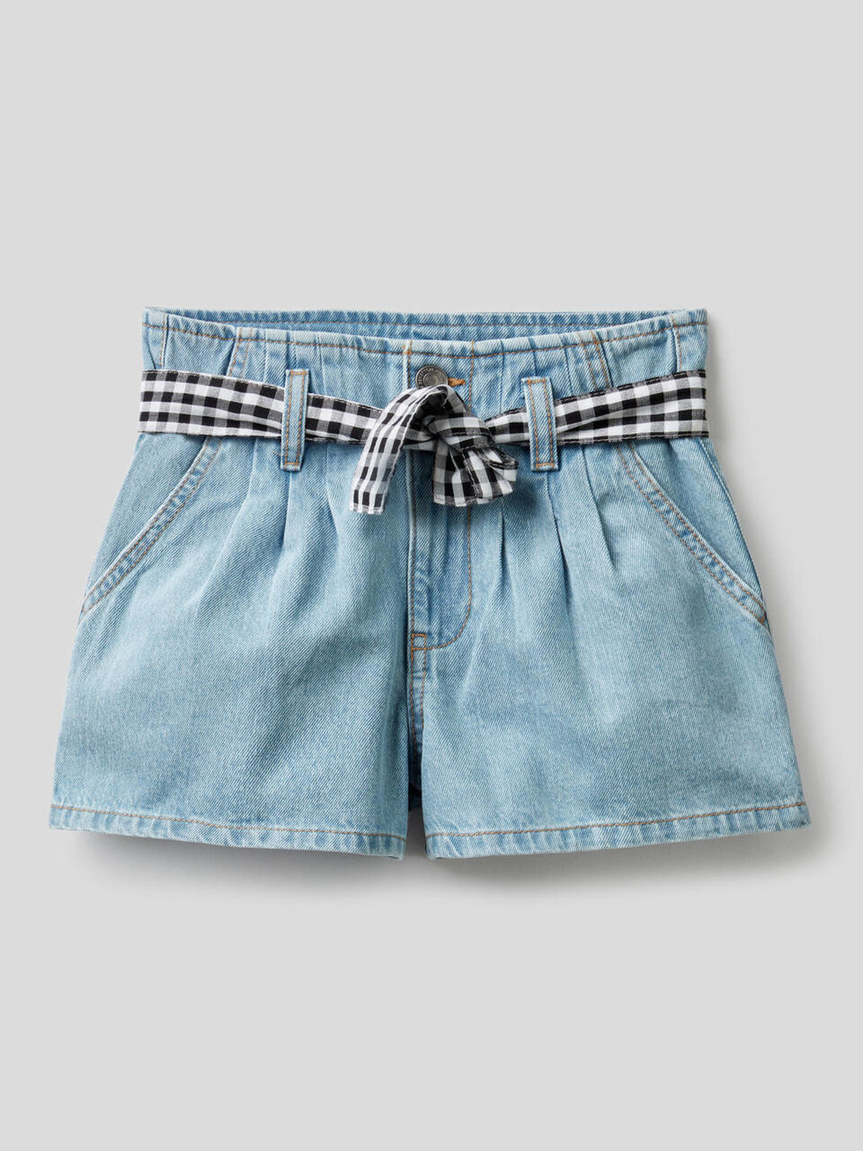Bermudas with Vichy belt image number 1