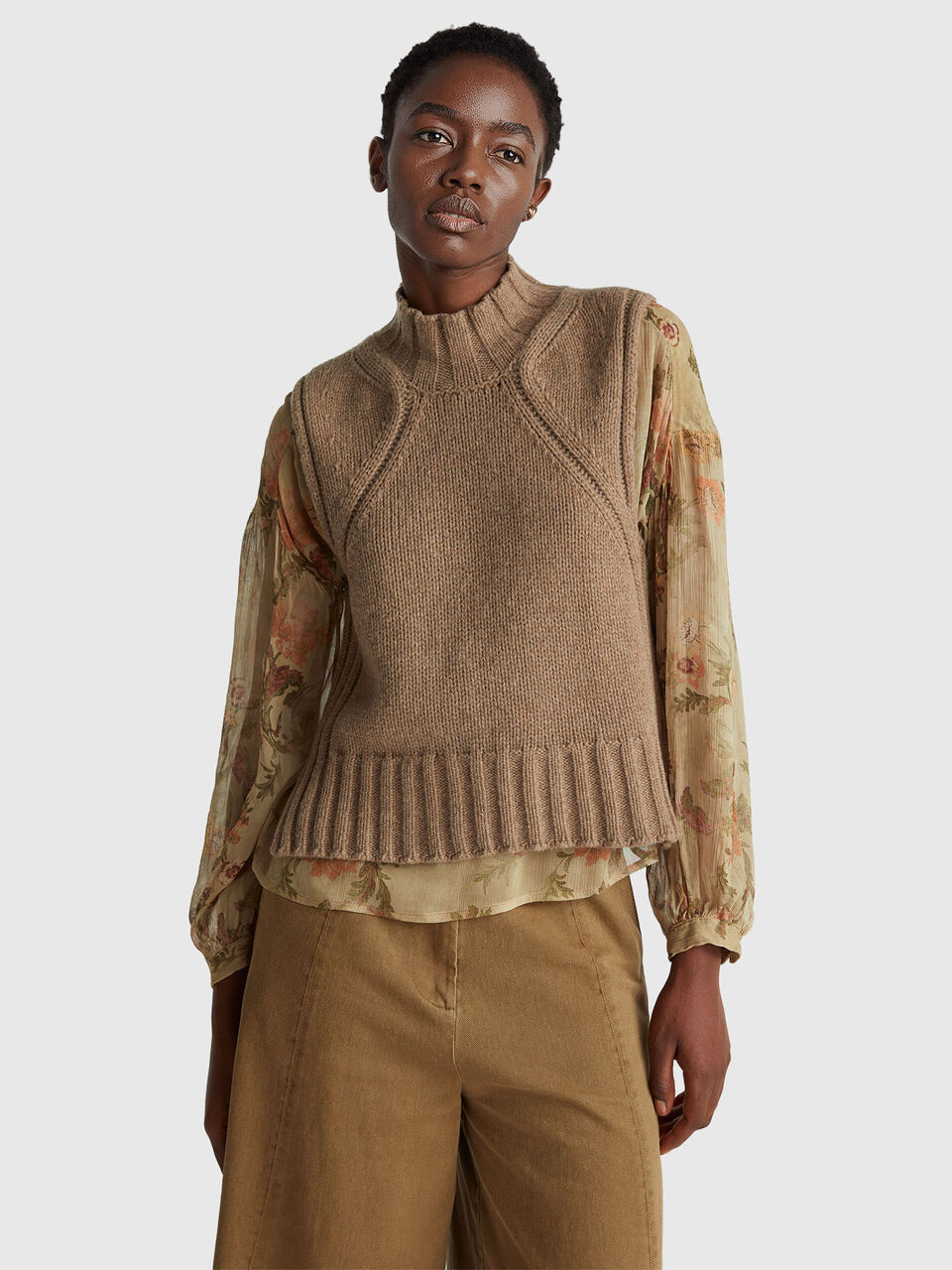 SLEEVELESS SWEATER Women image number null