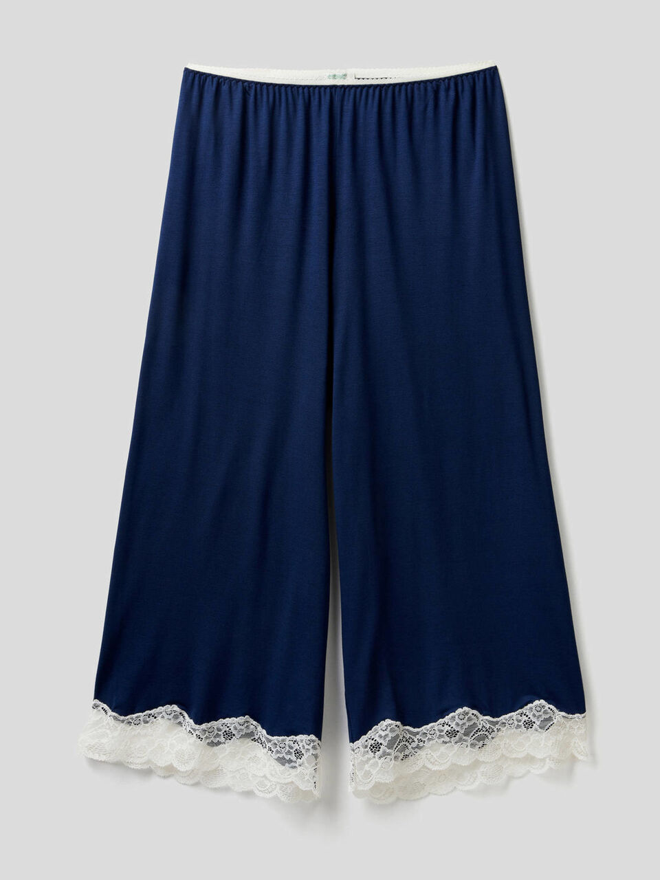Cropped trousers with lace details image number 1