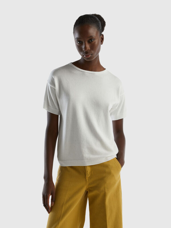 Short sleeve sweater