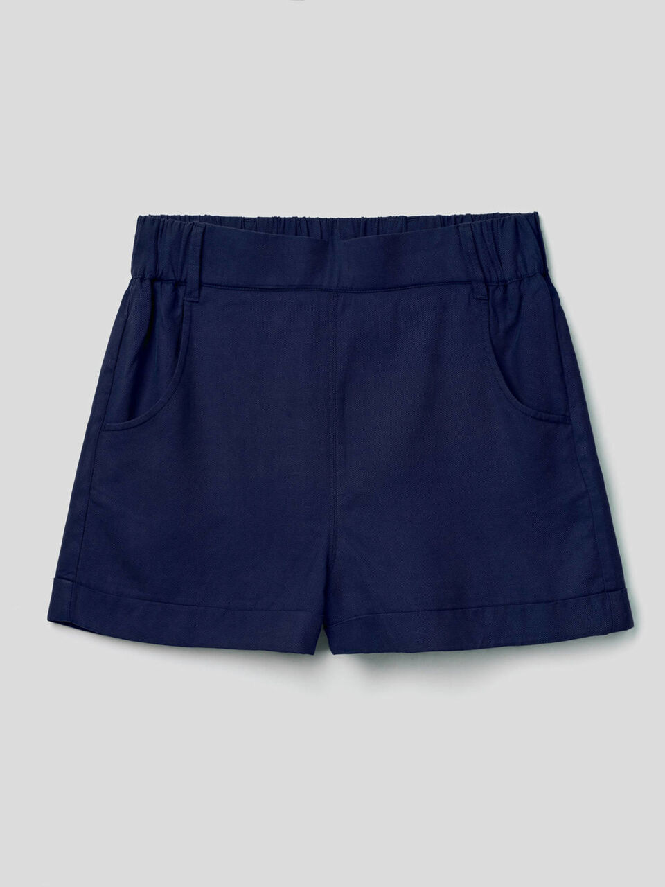 Solid color shorts with cuff image number 1