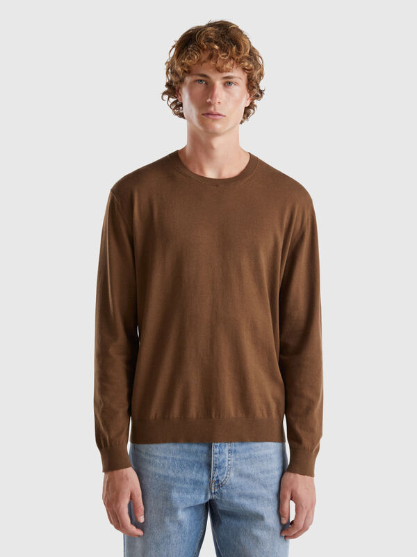 Crew neck sweater in lightweight cotton blend Men