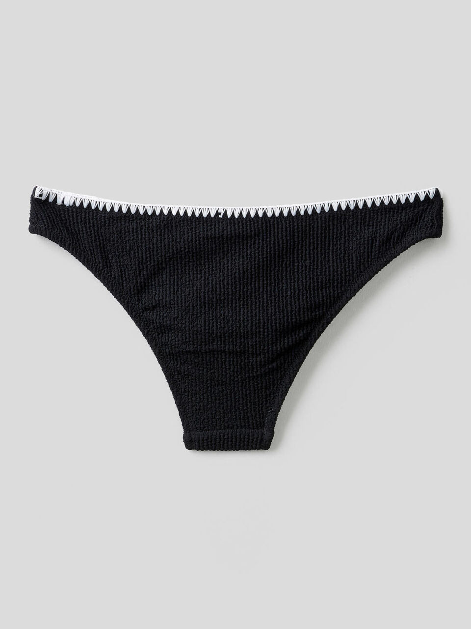 Bikini bottoms with clashing embroidery image number 2