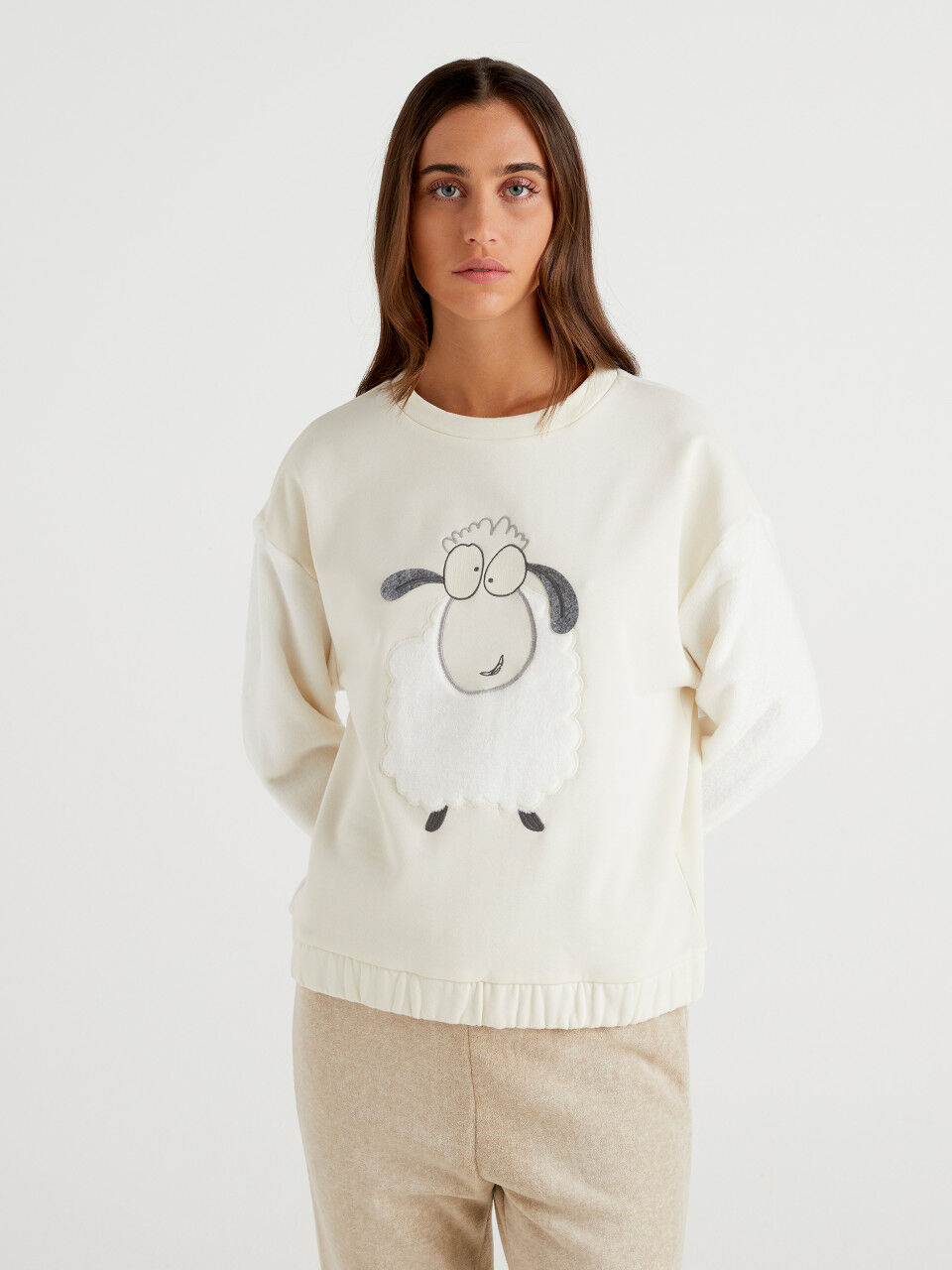 Sheep sweater with fur sleeves