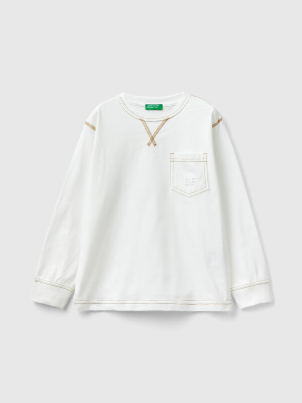 T-shirt with breast pocket in warm cotton
