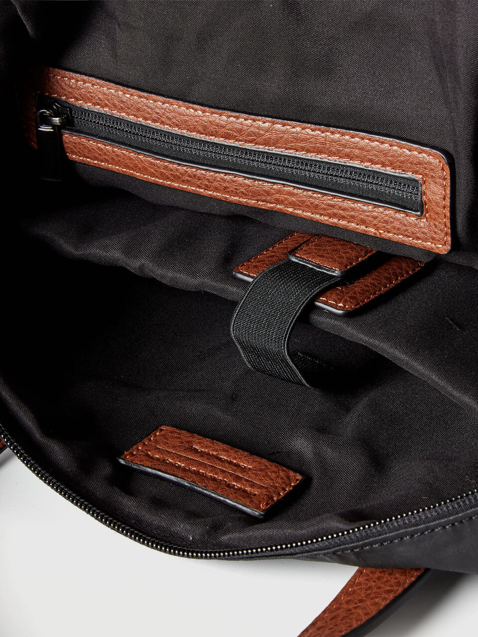 BAG Men image number null