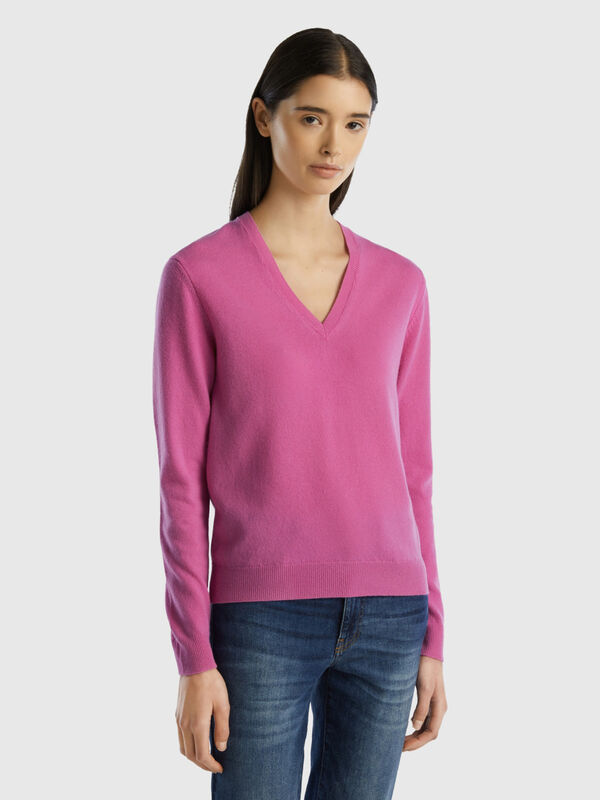 Dark pink V-neck sweater in pure Merino wool Women