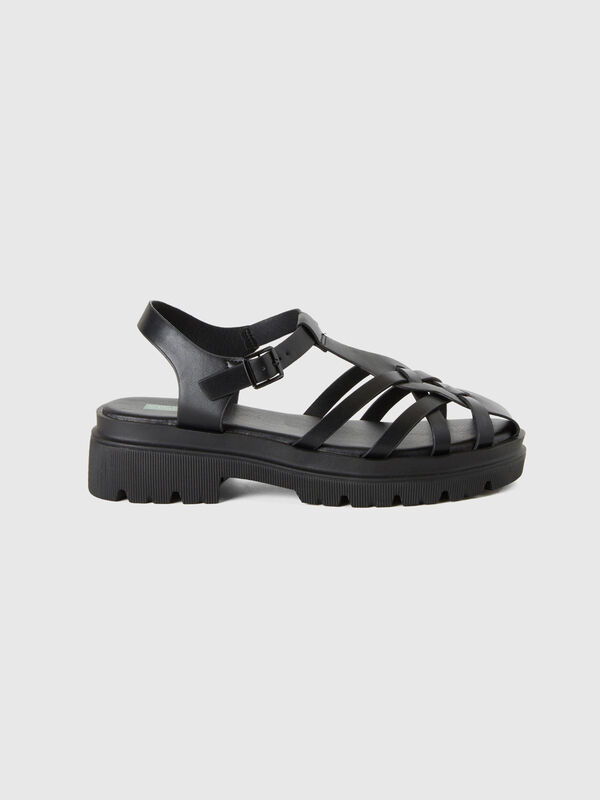 Black sandals with crisscrossed bands Women