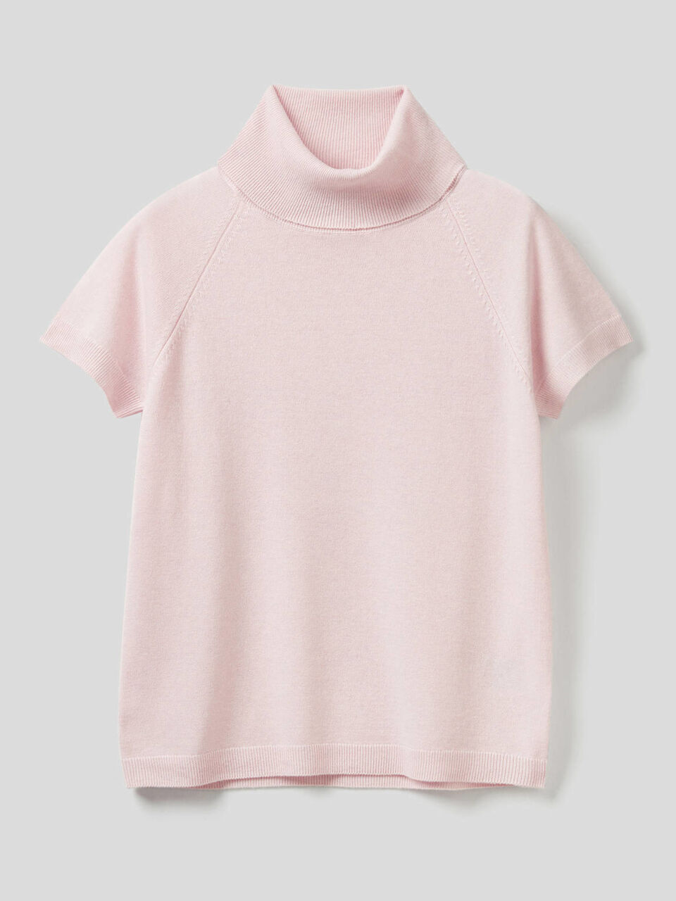 Short sleeve turtleneck in cashmere and wool blend image number 1