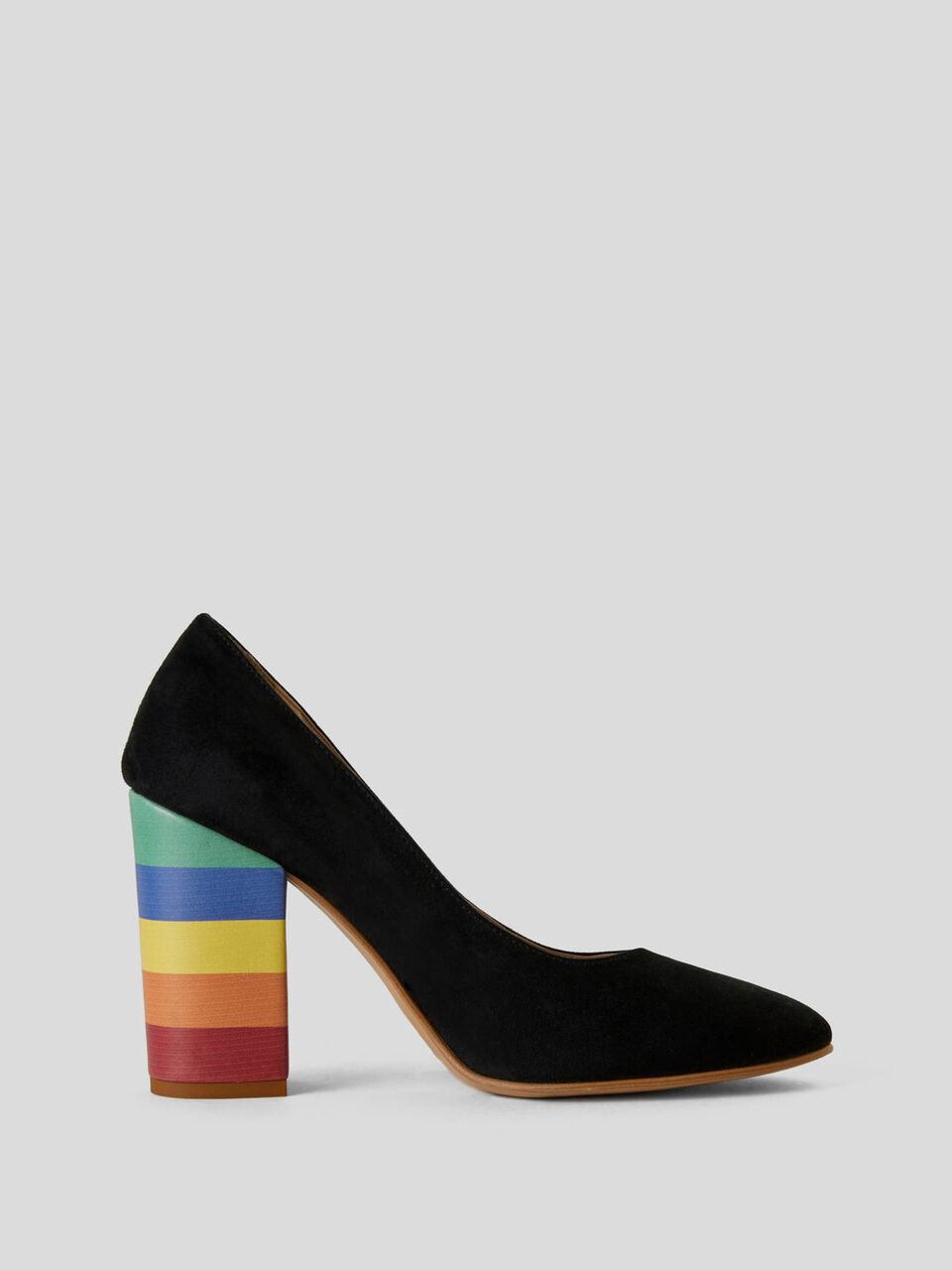Pump with wide heel image number 1