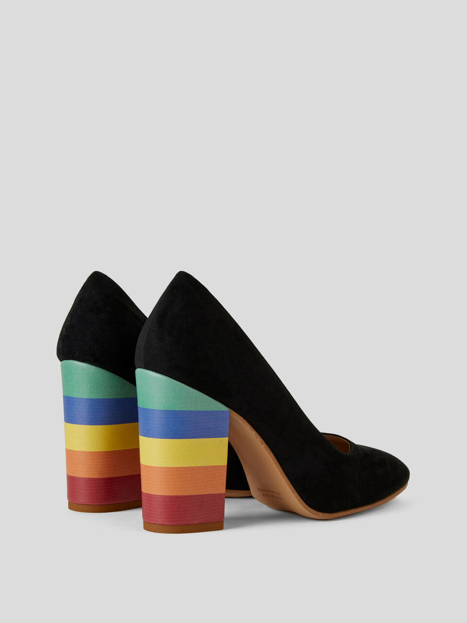 Pump with wide heel image number 2