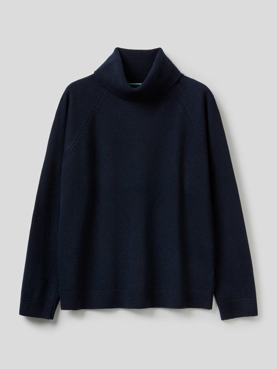 Turtleneck sweater in cashmere and wool blend image number 1