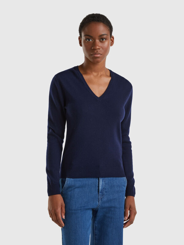 Dark blue V-neck sweater in pure Merino wool Women