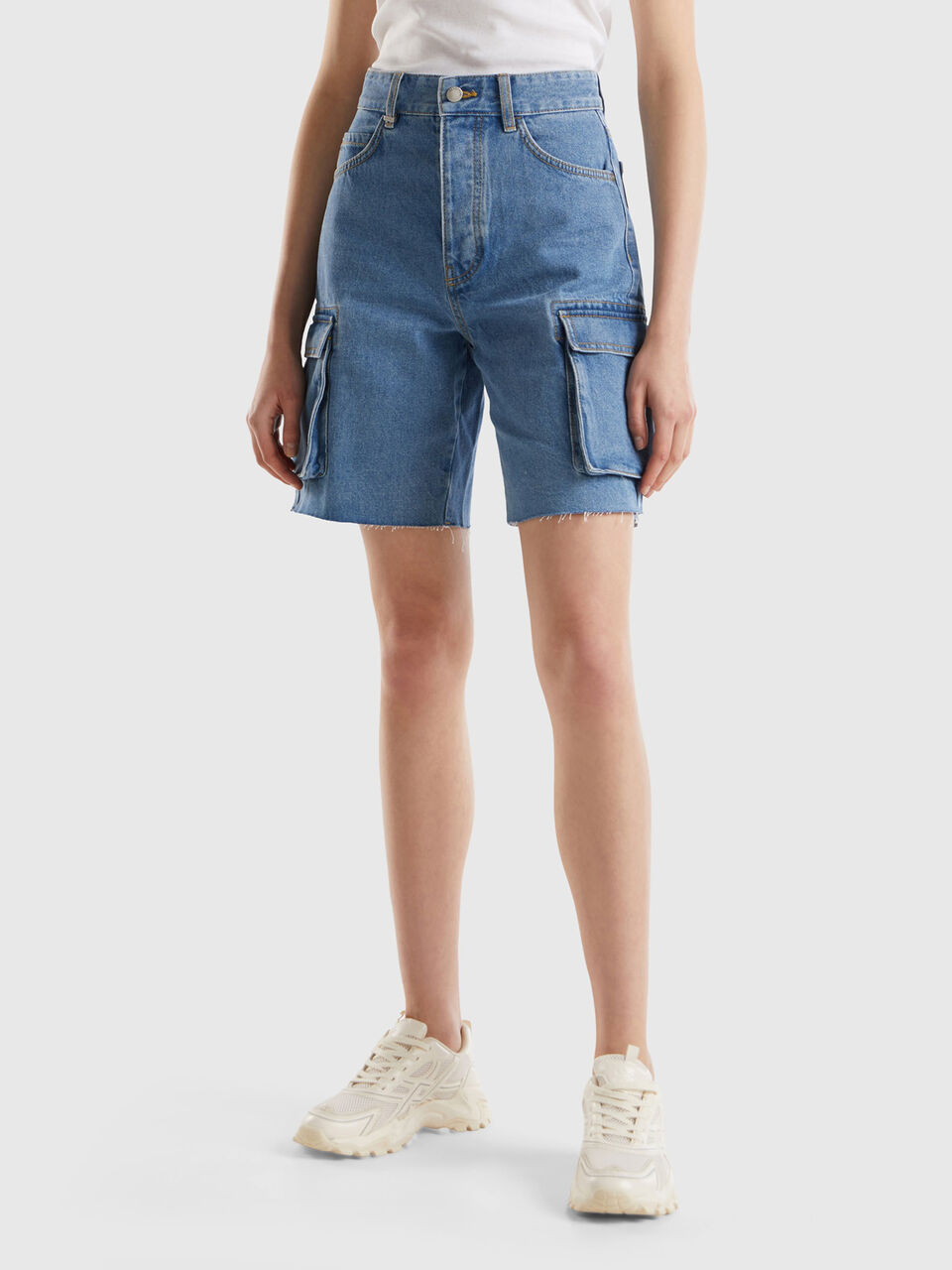 Cargo shorts in recycled cotton blend - Light Blue | Benetton