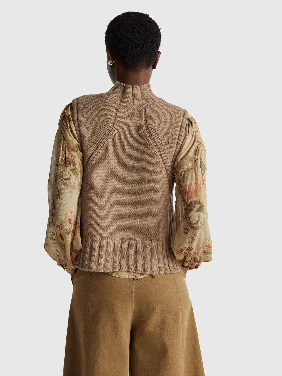 SLEEVELESS SWEATER Women image number null