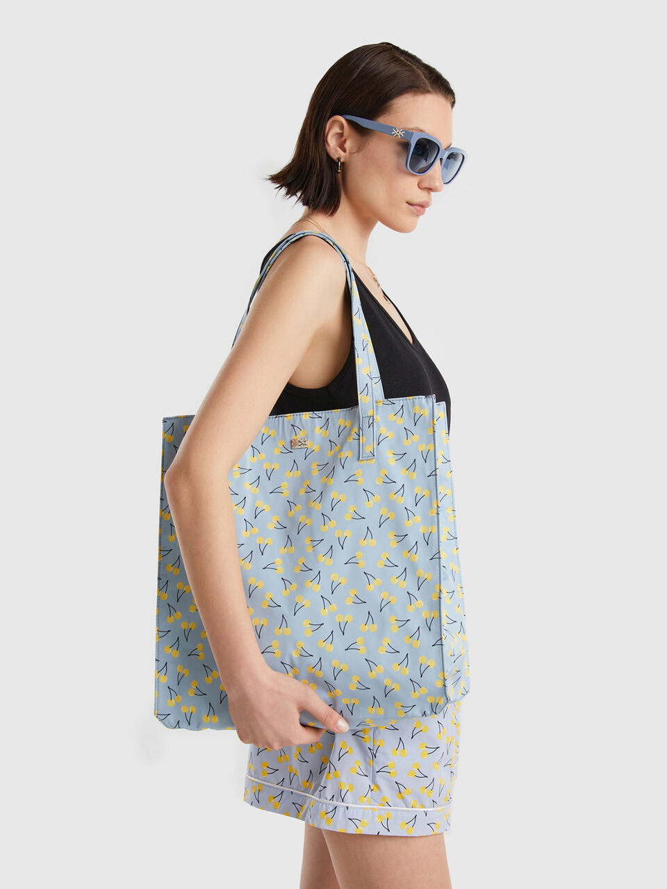 Printed shopping bag image number 2