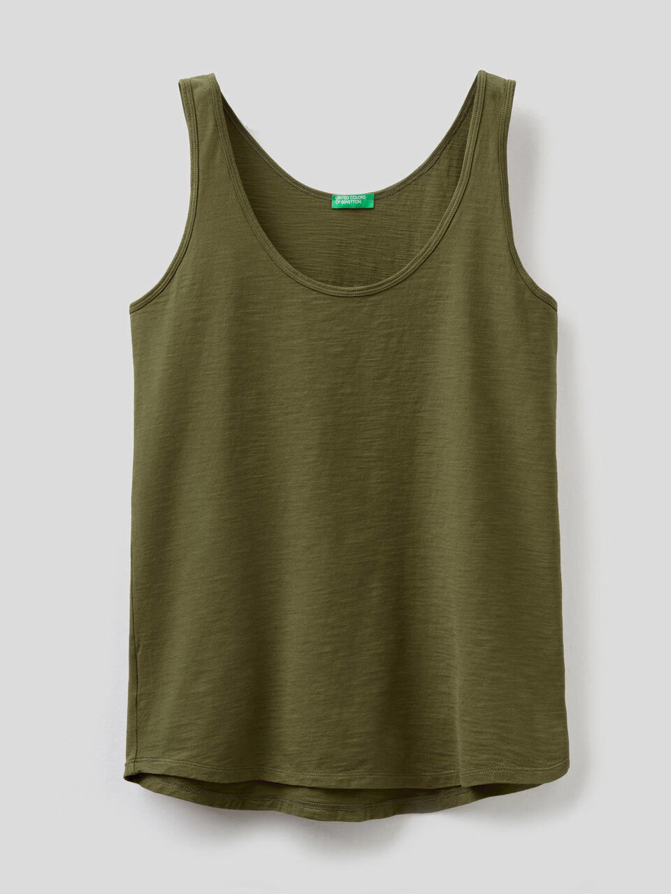 100% cotton tank top with rounded bottom image number null