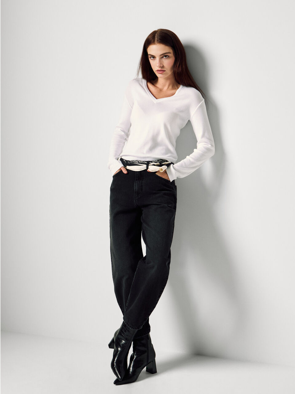 V NECK SWEATER L/S Women image number null