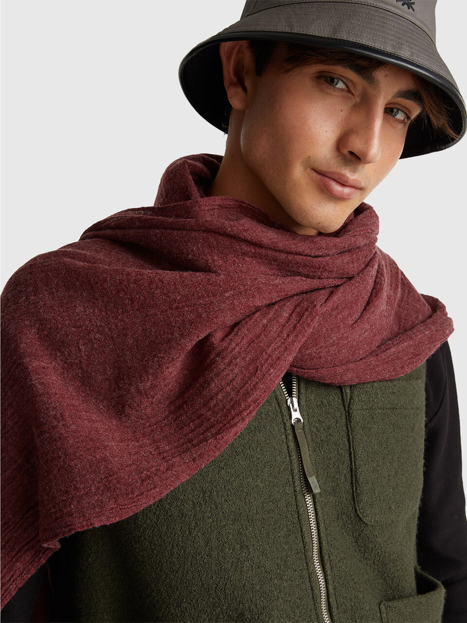 SCARF Men image number null