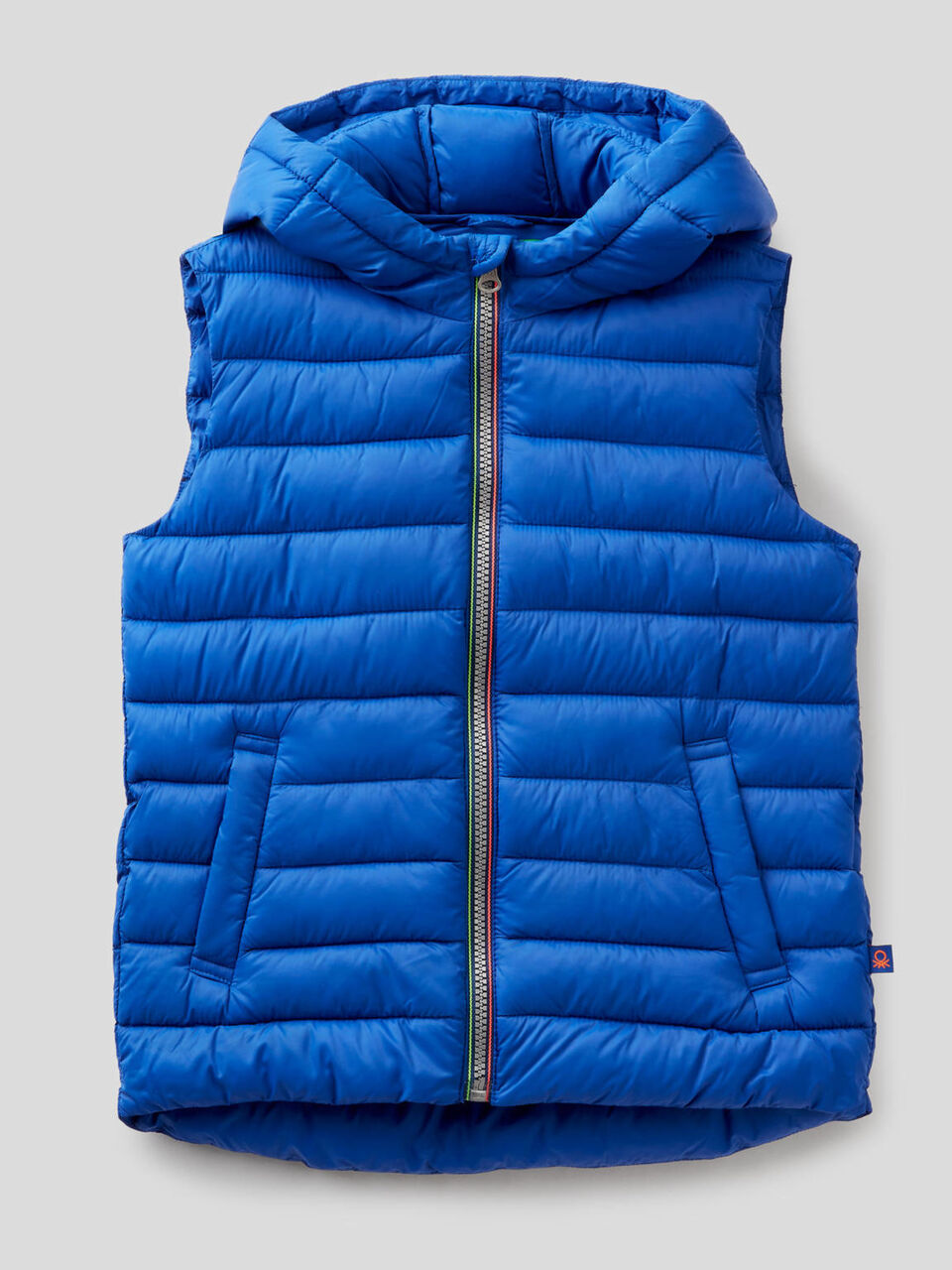 Sleeveless jacket with hood image number 1