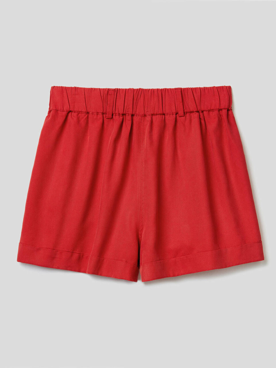Solid color shorts with cuff image number 2