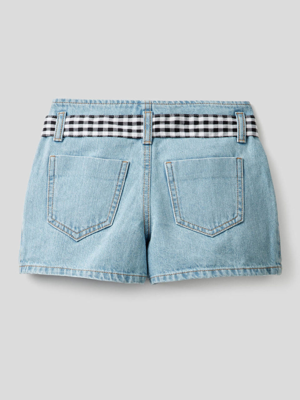 Bermudas with Vichy belt image number 2