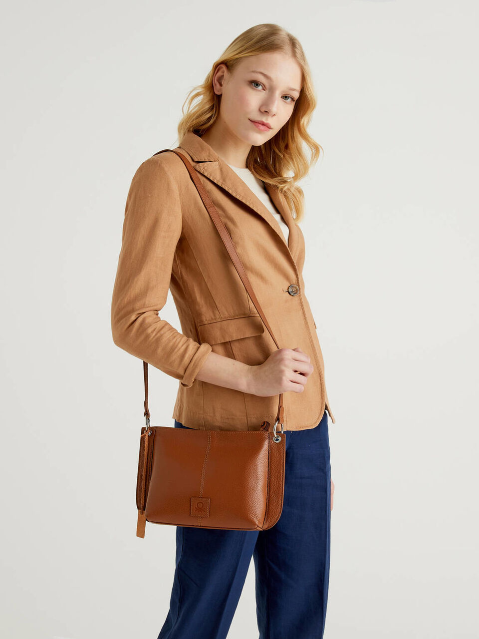 Crossbody bag in genuine leather image number 2
