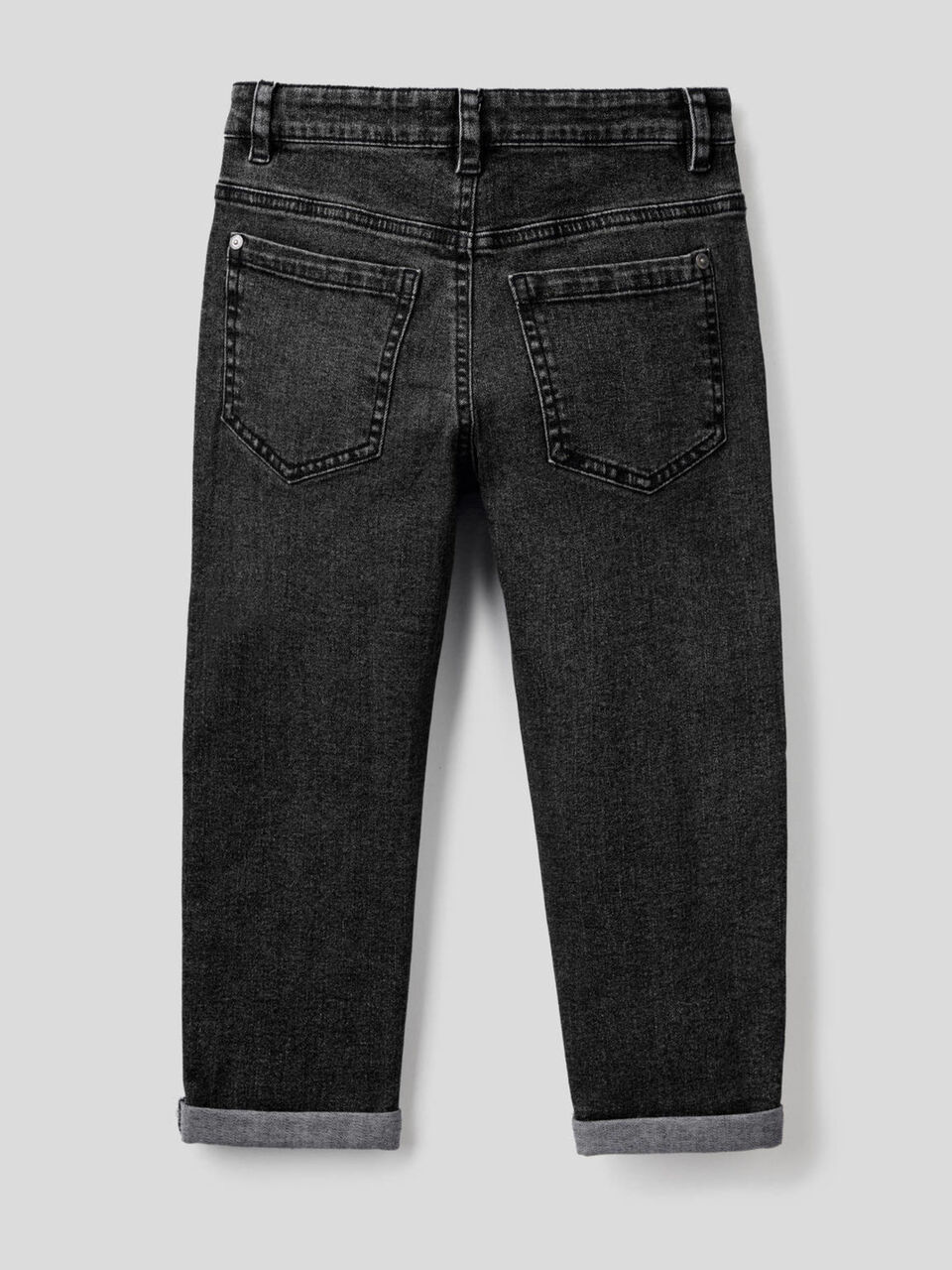 Carrot fit jeans in stretch denim image number 2