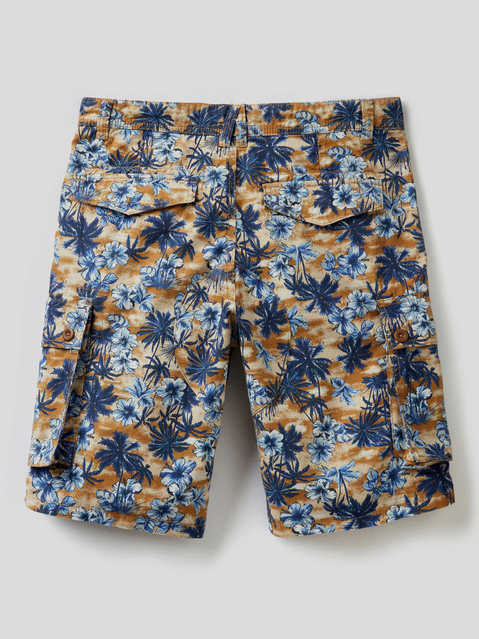 Patterned cargo bermudas image number 2