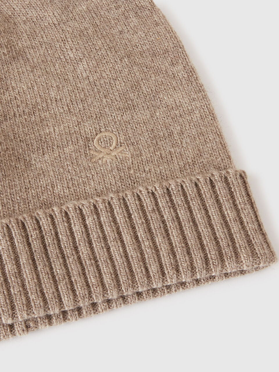 KNITTED - HAT Women image number null