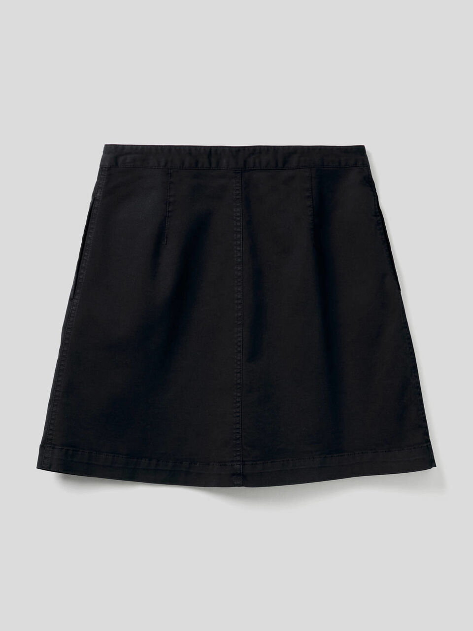 Flared short skirt image number 2