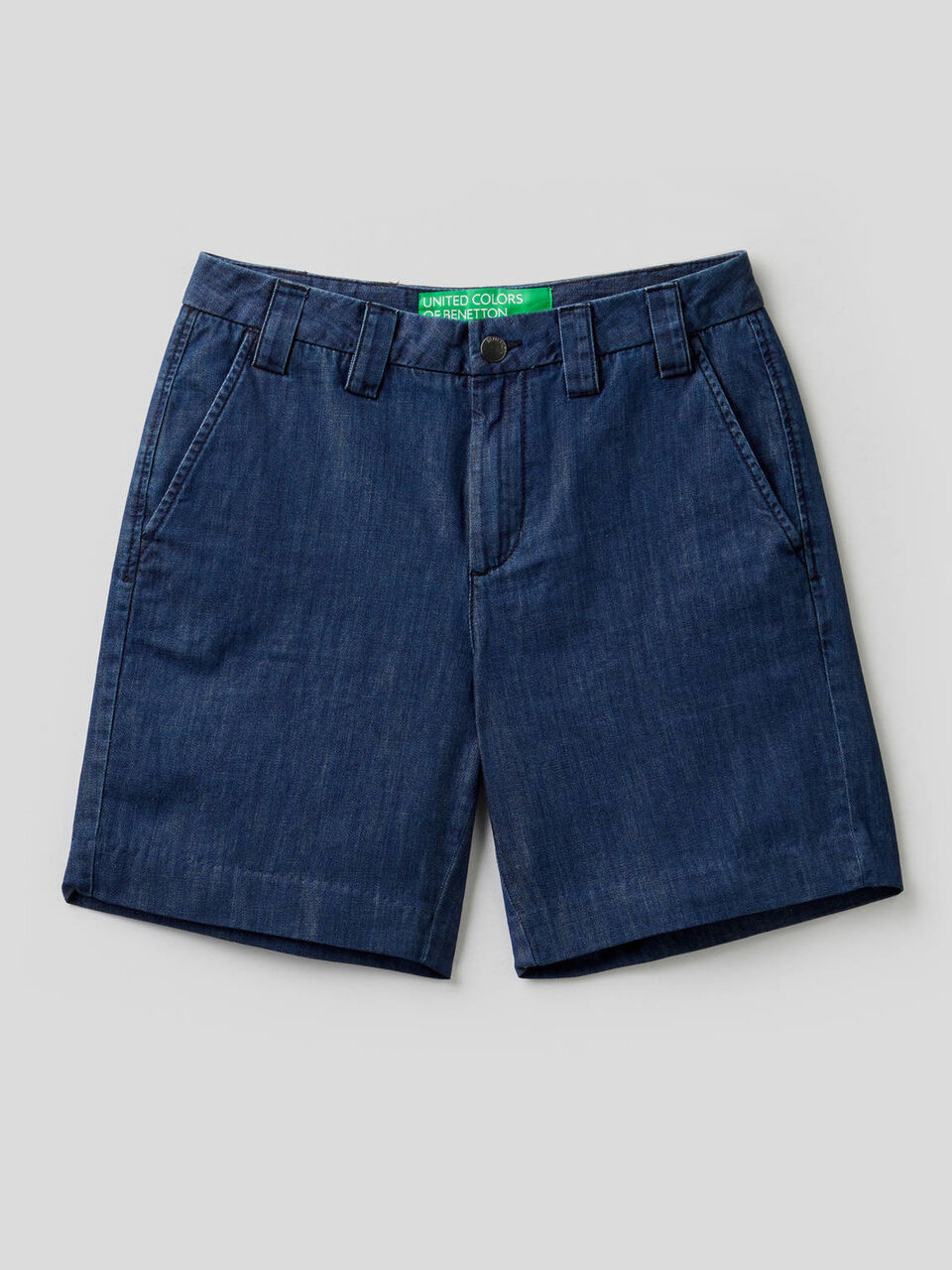 Shorts in lightweight denim image number 1